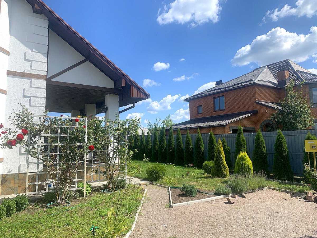 Продажа дома 221 м², Юності