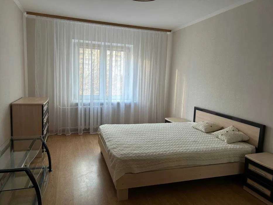 Продажа 2-комнатной квартиры 64 м², Драгоманова ул., 1Г
