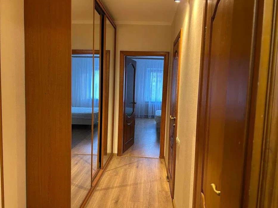 Продажа 2-комнатной квартиры 64 м², Драгоманова ул., 1Г
