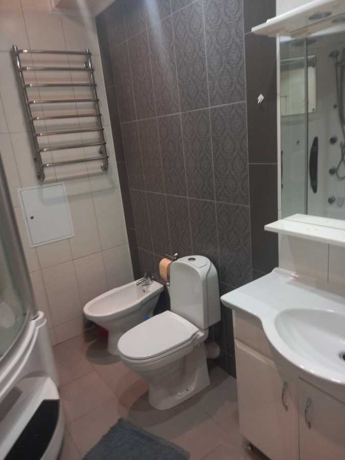 Оренда 2-кімнатної квартири 69 м², Верховної Ради бул., 14Б