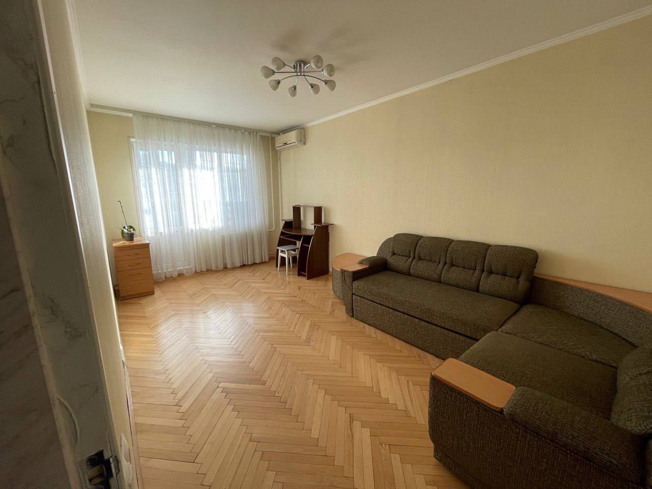 Аренда 3-комнатной квартиры 73 м², Ревуцкого ул., 10/2