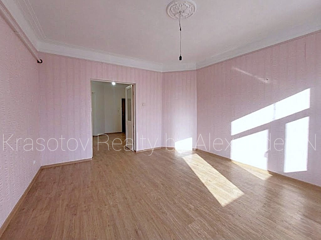Продаж 3-кімнатної квартири 112 м², Еврейская вул., 36