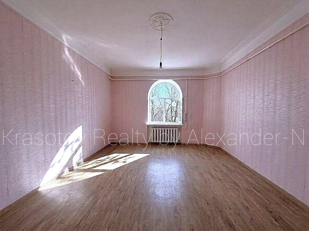 Продаж 3-кімнатної квартири 112 м², Еврейская вул., 36