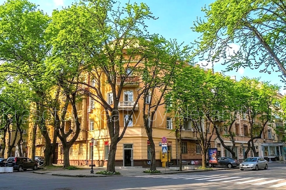 Продаж 3-кімнатної квартири 112 м², Еврейская вул., 36