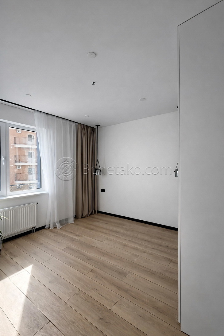 Продаж 3-кімнатної квартири 57 м², Літературна вул., 10