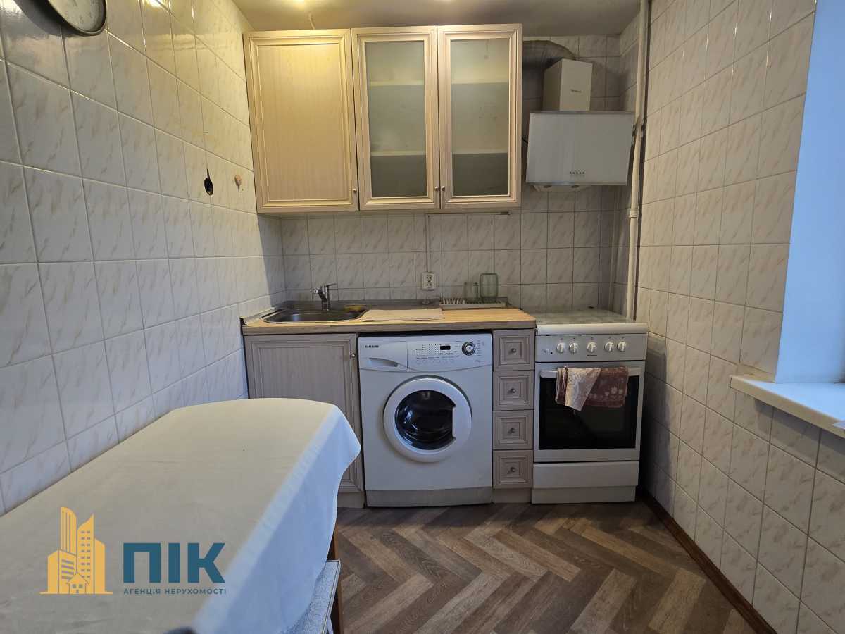 Продаж 2-кімнатної квартири 47 м², Академіка Вернадського бул., 73