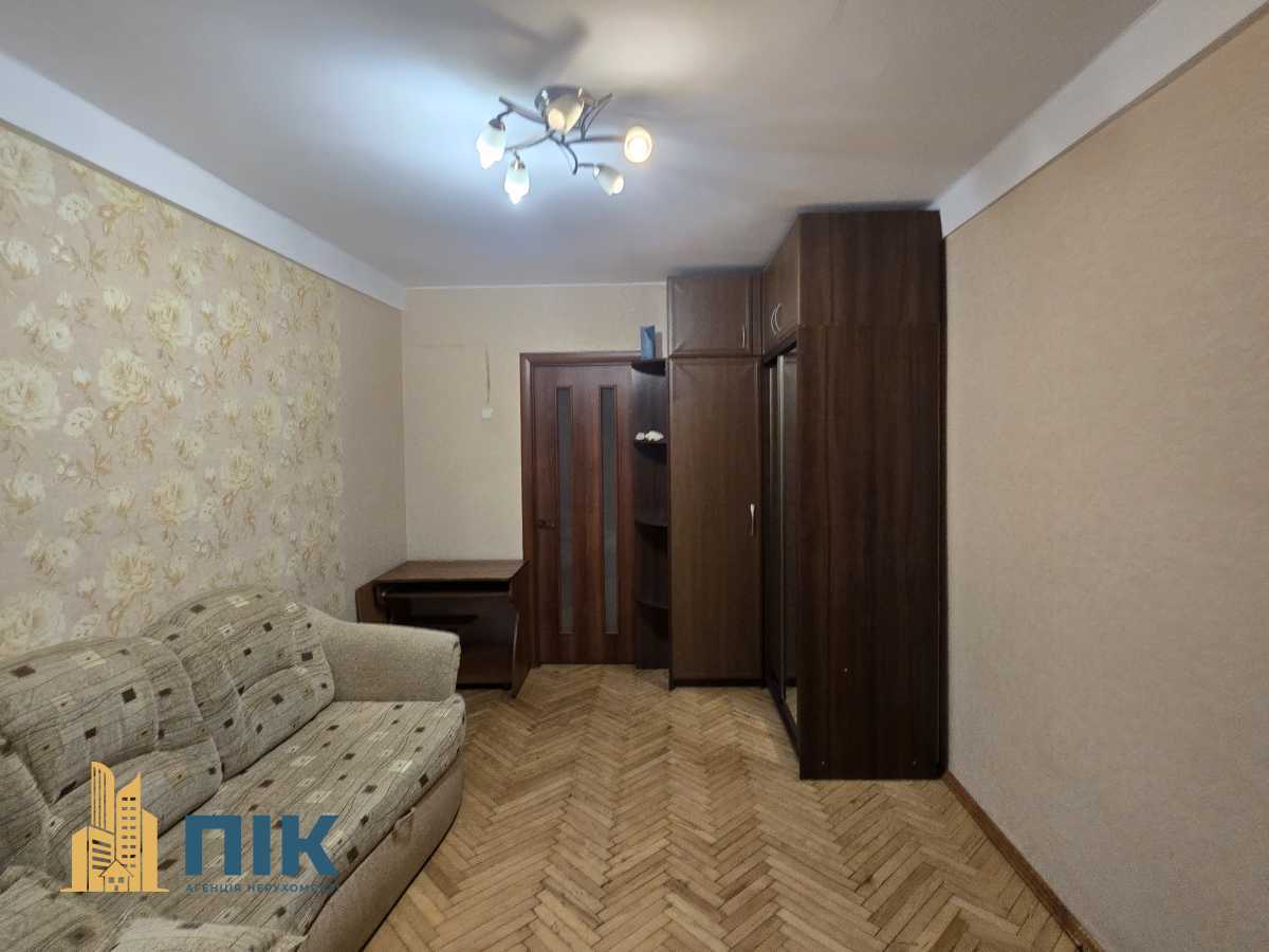 Продаж 2-кімнатної квартири 47 м², Академіка Вернадського бул., 73