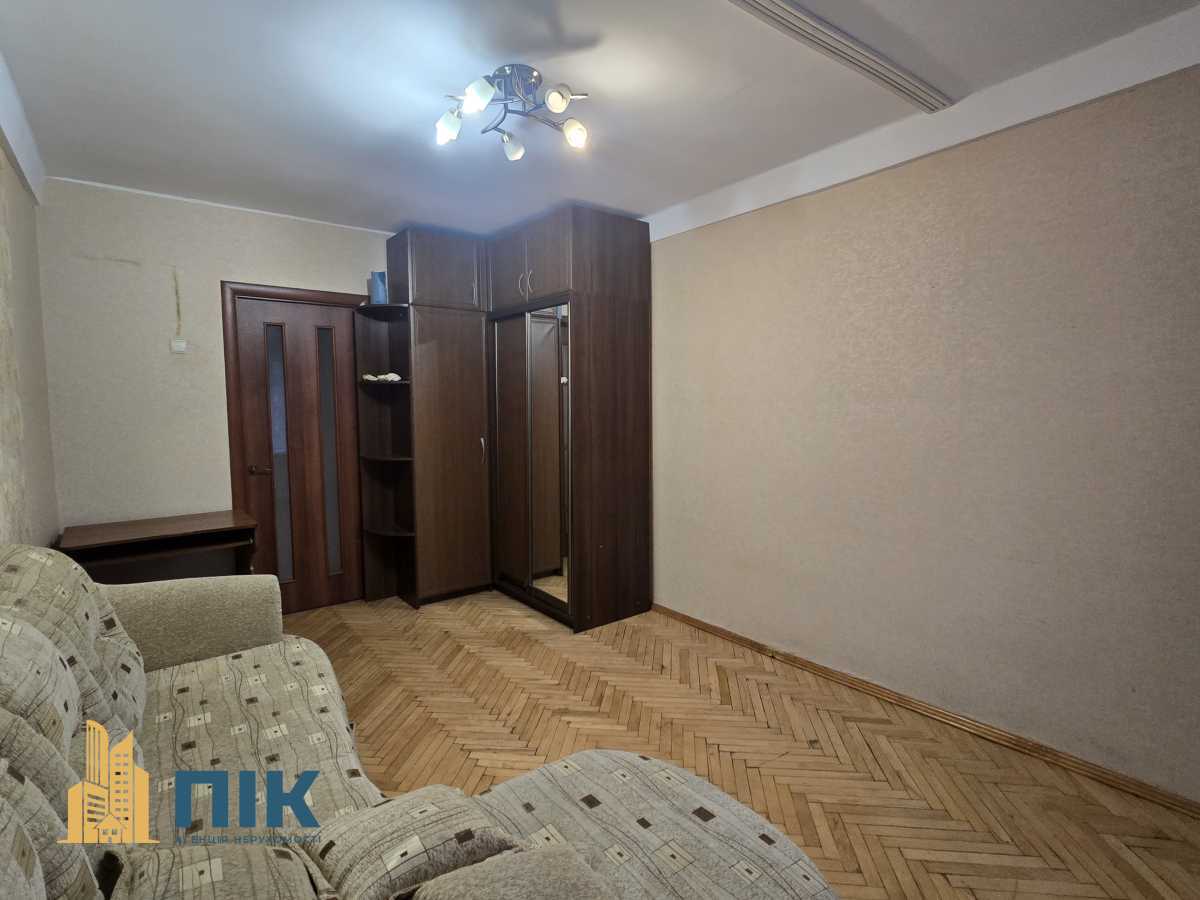 Продаж 2-кімнатної квартири 47 м², Академіка Вернадського бул., 73