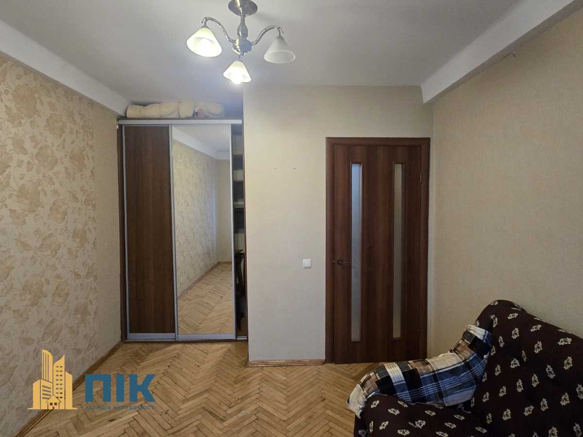 Продаж 2-кімнатної квартири 47 м², Академіка Вернадського бул., 73