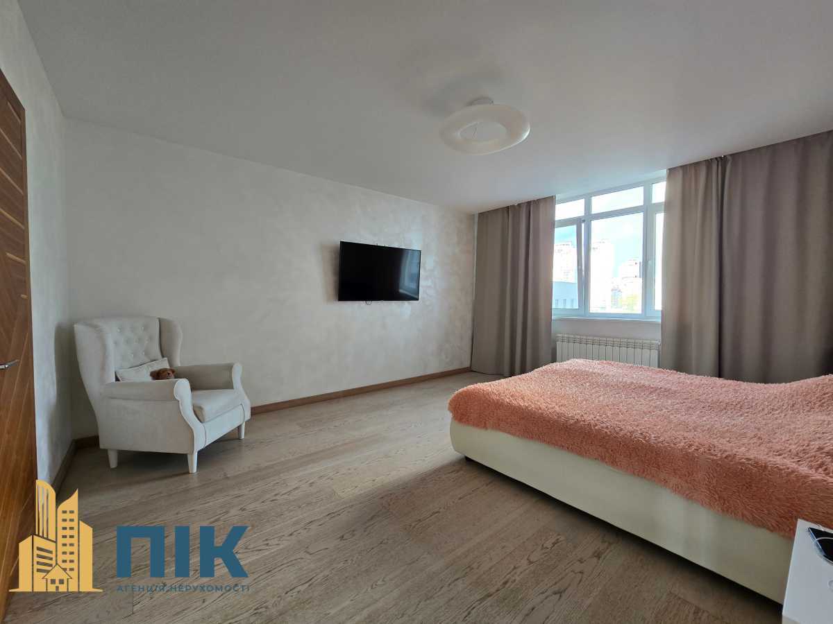 Продажа 3-комнатной квартиры 125 м², Героев Сталинграда просп., 2Д