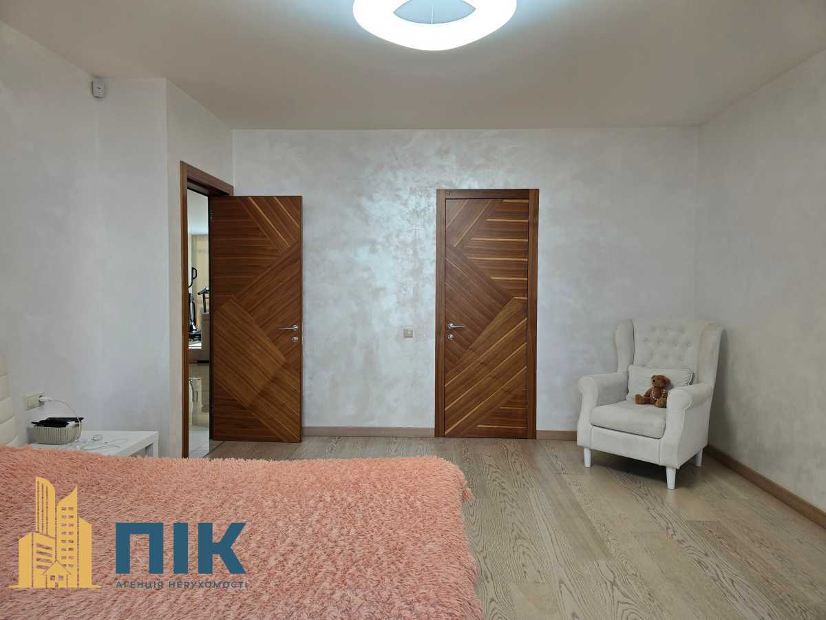 Продажа 3-комнатной квартиры 125 м², Героев Сталинграда просп., 2Д