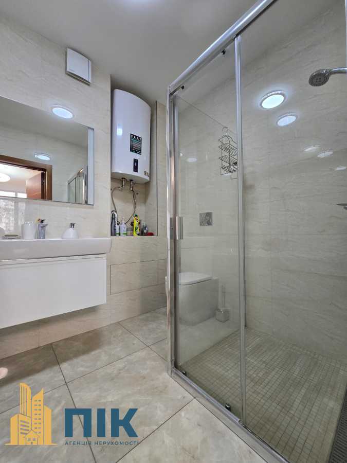 Продажа 3-комнатной квартиры 125 м², Героев Сталинграда просп., 2Д