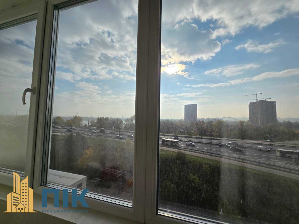 Продажа 3-комнатной квартиры 125 м², Героев Сталинграда просп., 2Д