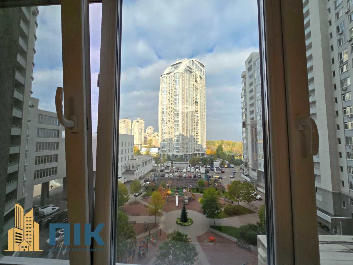 Продажа 3-комнатной квартиры 125 м², Героев Сталинграда просп., 2Д