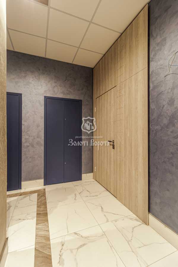 Продажа 3-комнатной квартиры 105.5 м², Зверинецкая ул., 70а