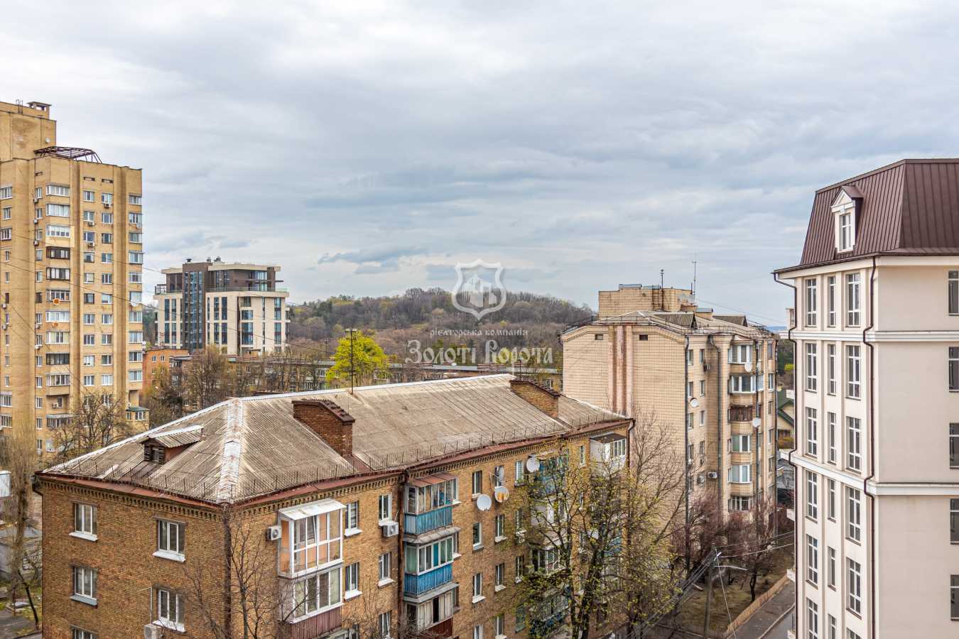 Продажа 3-комнатной квартиры 105.5 м², Зверинецкая ул., 70а