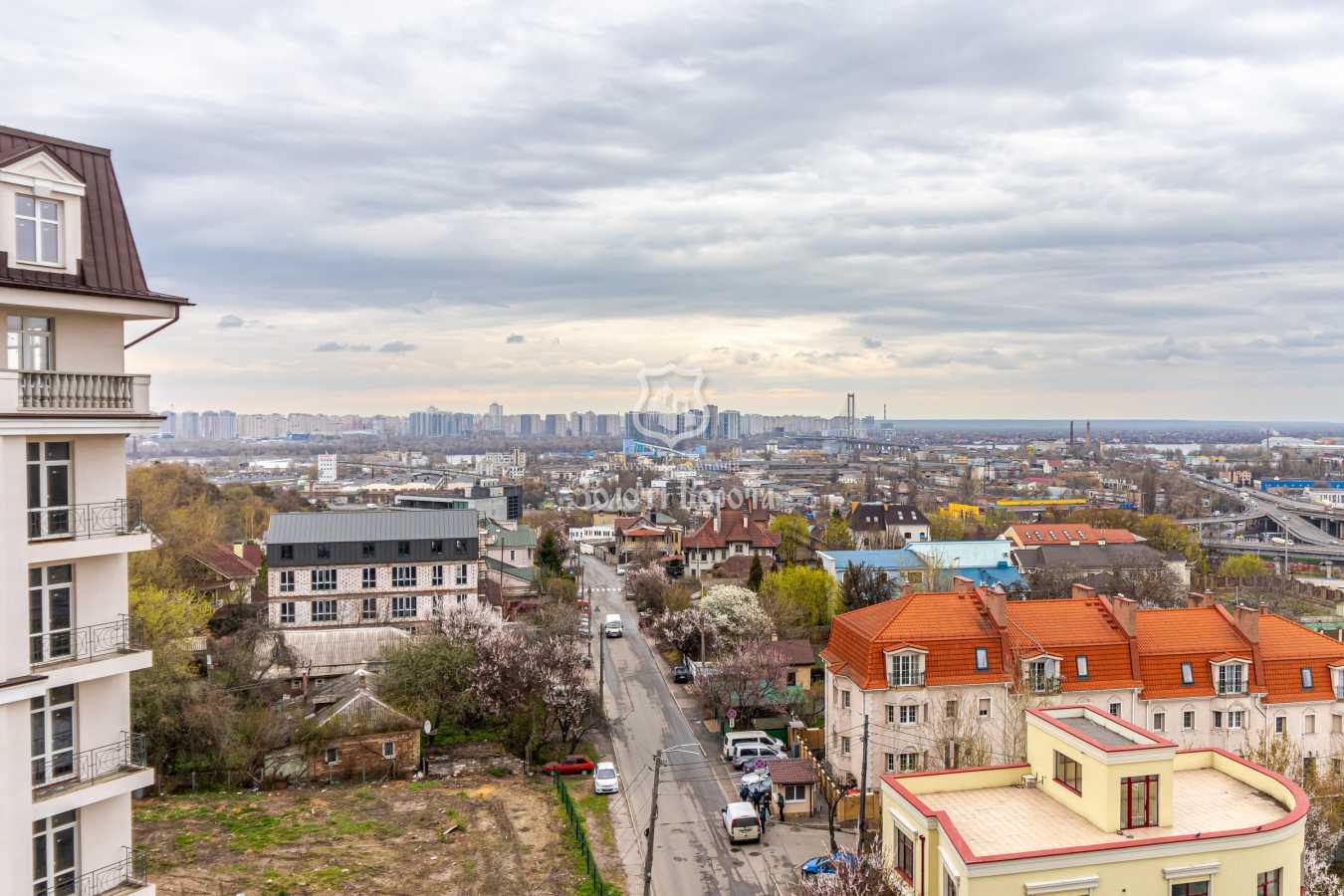 Продажа 3-комнатной квартиры 105.5 м², Зверинецкая ул., 70а