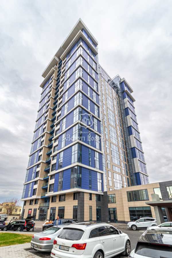 Продажа 3-комнатной квартиры 105.5 м², Зверинецкая ул., 70а