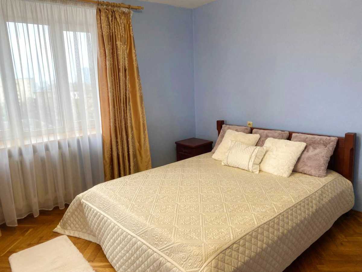 Оренда 3-кімнатної квартири 72 м², Валерія Лобановського просп., 128