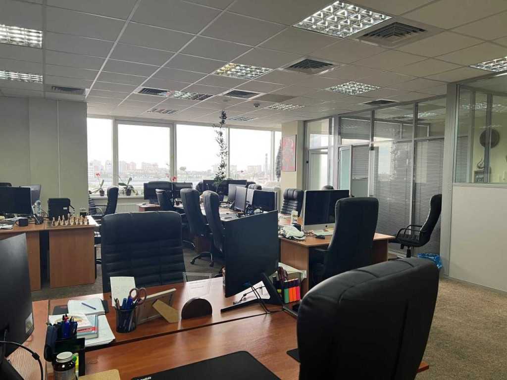 Оренда офісу 95 м², Євгена Сверстюка вул., 2а