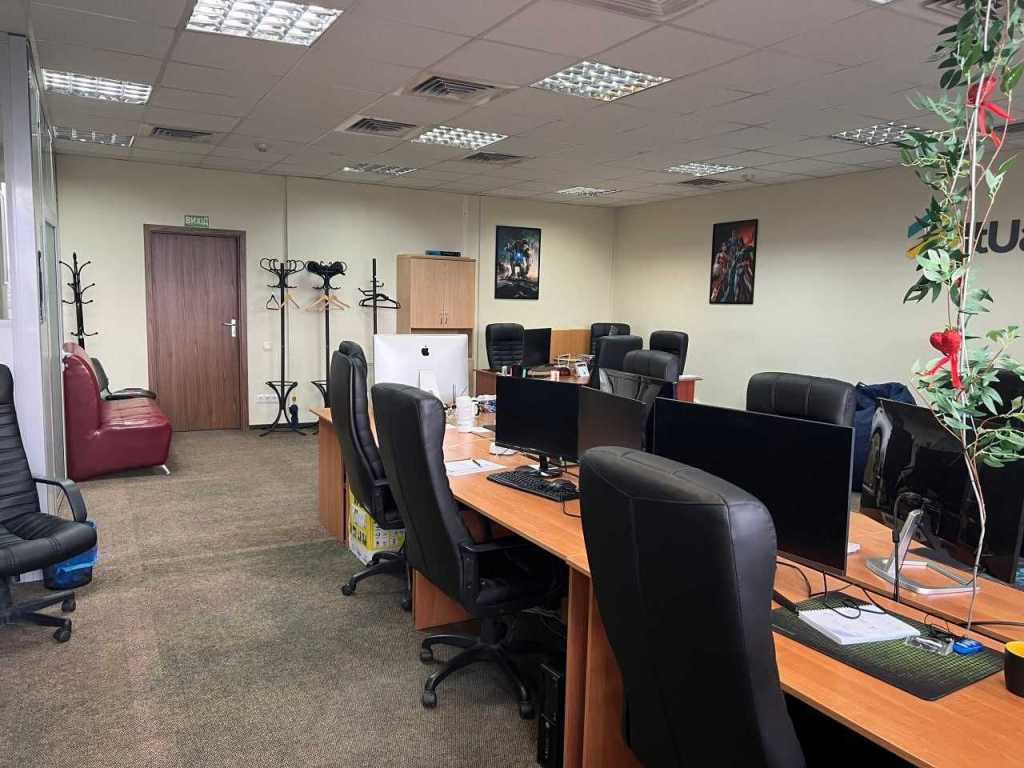 Оренда офісу 95 м², Євгена Сверстюка вул., 2а