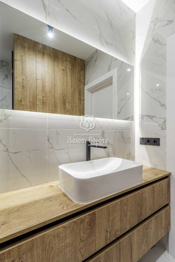 Продаж 1-кімнатної квартири 36.66 м², Дніпровська наб., 17к