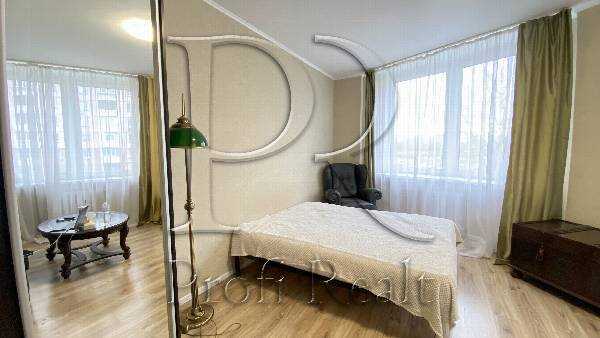 Продаж 1-кімнатної квартири 43 м², Олени Пчілки вул., 2