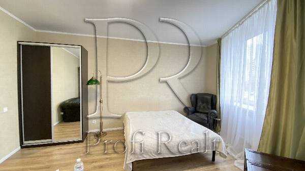 Продаж 1-кімнатної квартири 43 м², Олени Пчілки вул., 2