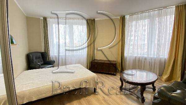 Продаж 1-кімнатної квартири 43 м², Олени Пчілки вул., 2