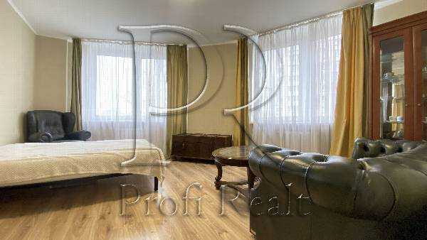 Продаж 1-кімнатної квартири 43 м², Олени Пчілки вул., 2