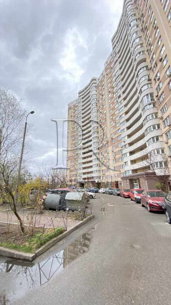 Продаж 1-кімнатної квартири 43 м², Олени Пчілки вул., 2