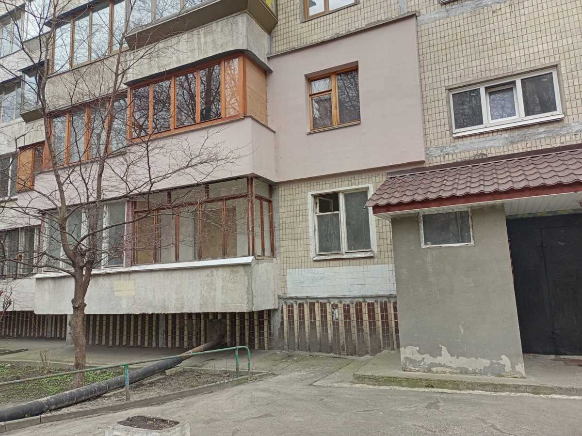 Продаж 3-кімнатної квартири 63 м², Євгена Коновальця вул., 37