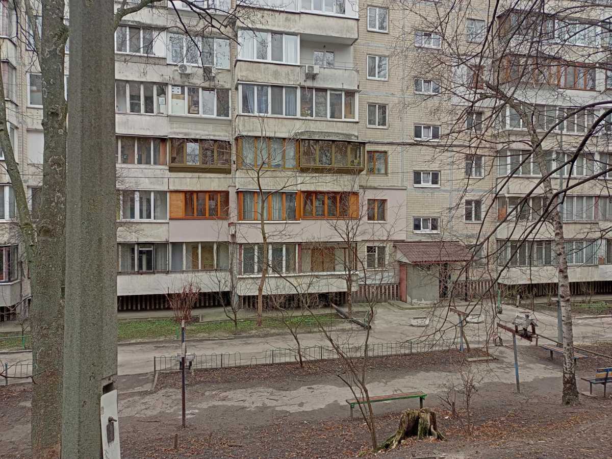 Продаж 3-кімнатної квартири 63 м², Євгена Коновальця вул., 37