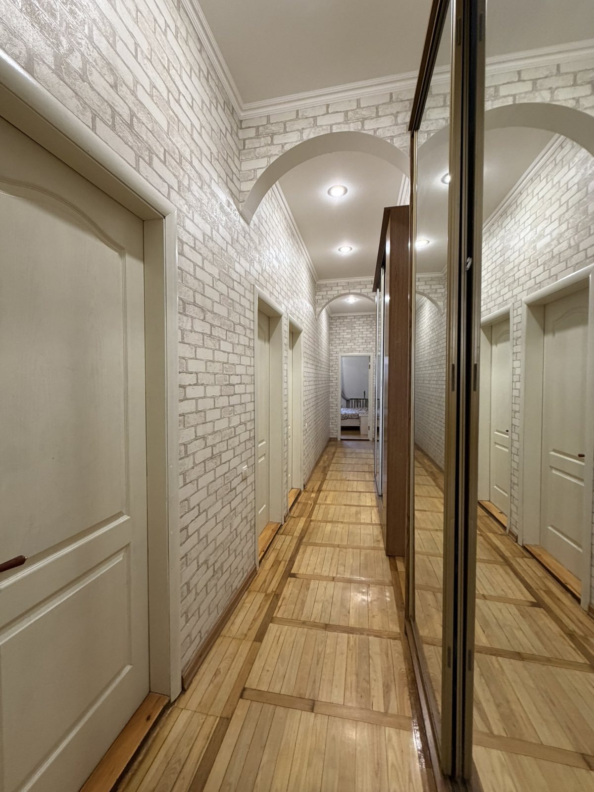 Продаж 2-кімнатної квартири 67 м², Успенская вул., 52