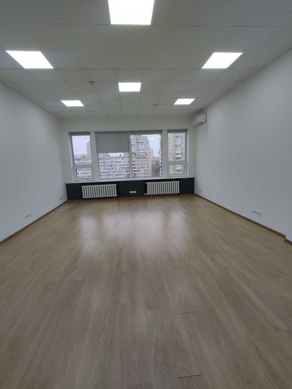 Оренда офісу 50 м², Євгена Сверстюка вул., 11