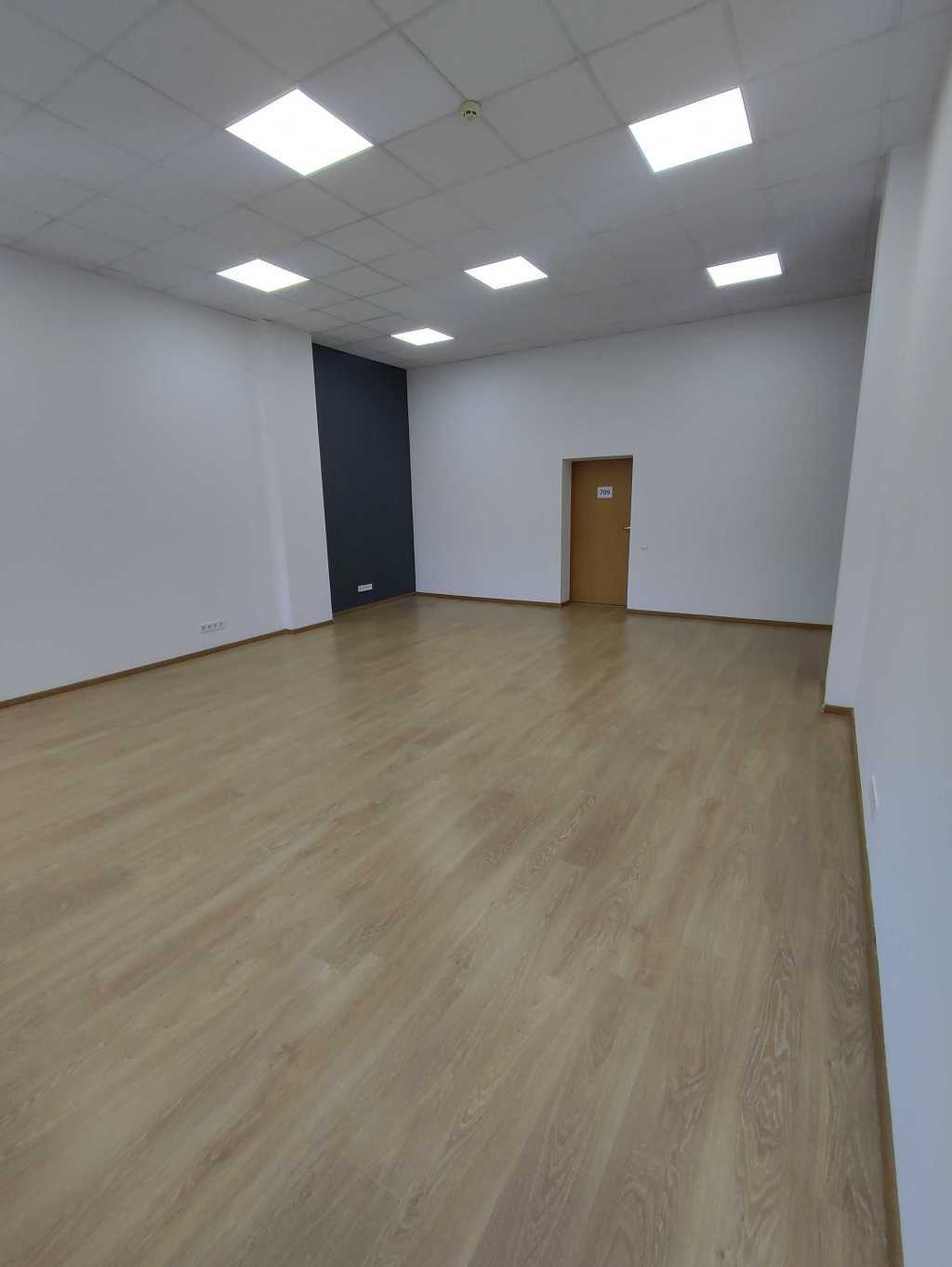 Оренда офісу 50 м², Євгена Сверстюка вул., 11