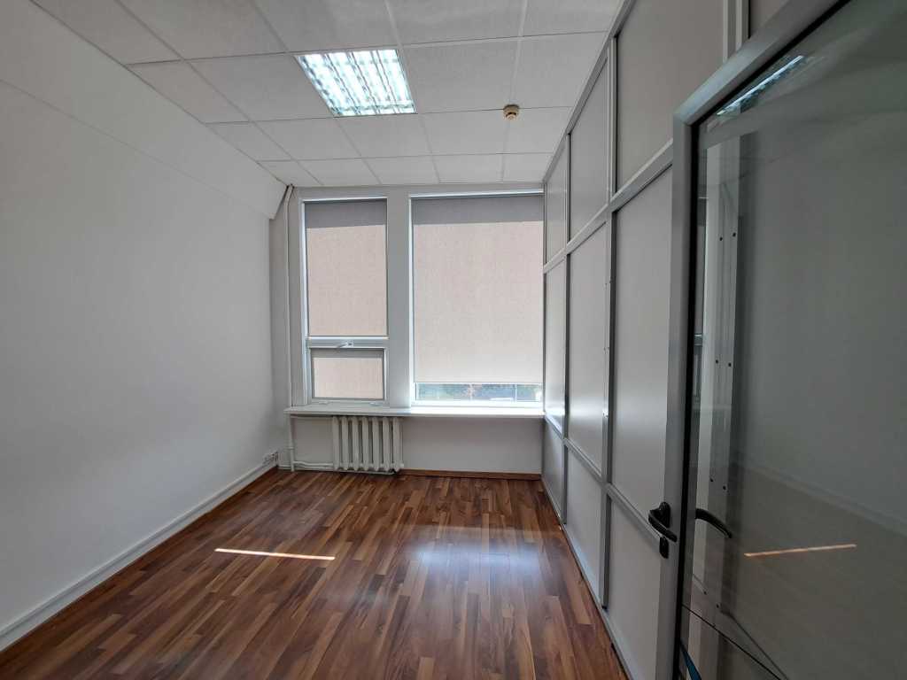 Оренда офісу 35 м², Євгена Сверстюка вул., 11б