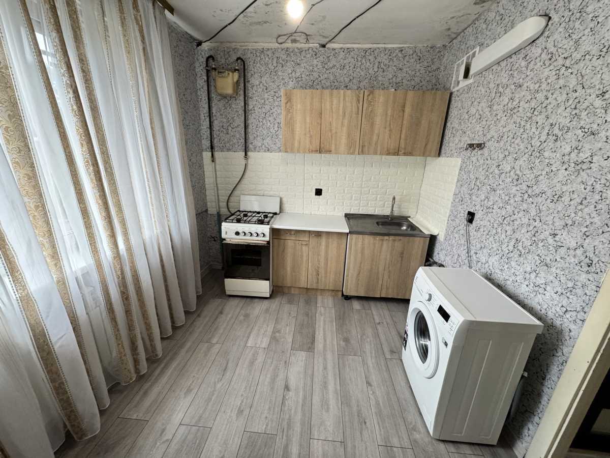 Оренда 2-кімнатної квартири 45 м², Військова вул., 161