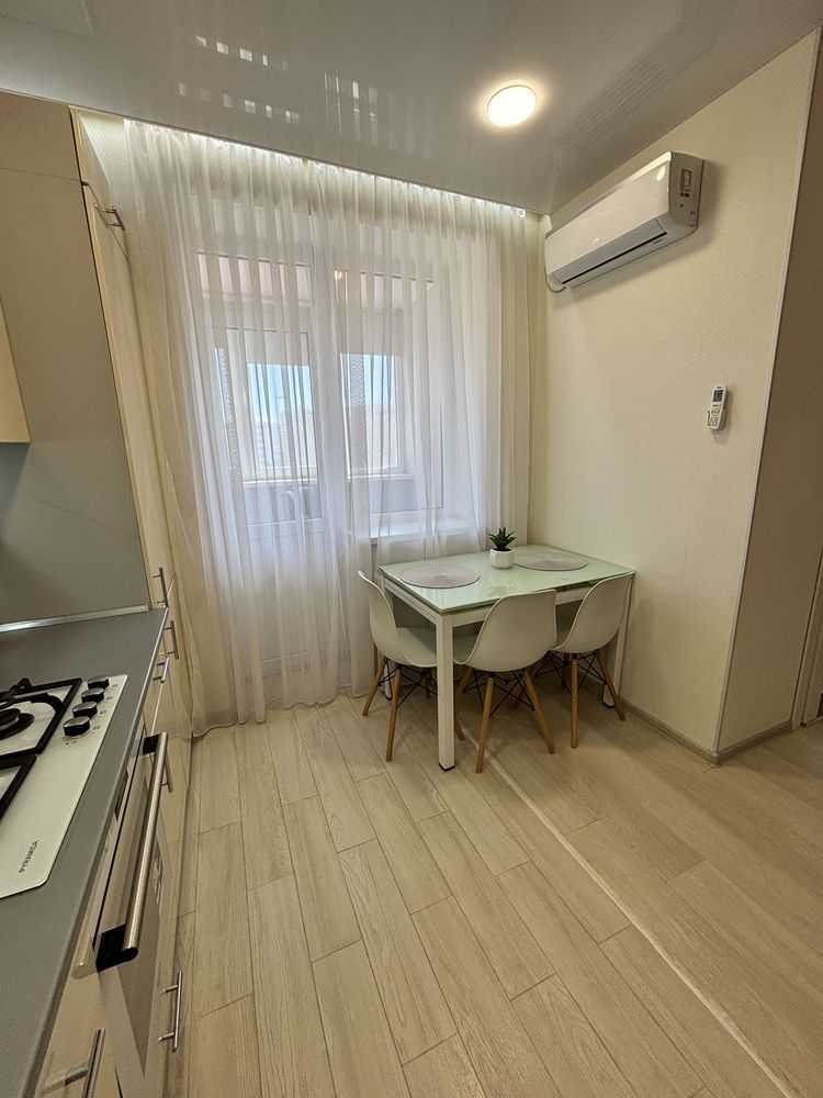 Продаж 1-кімнатної квартири 39 м², Боголюбова вул.