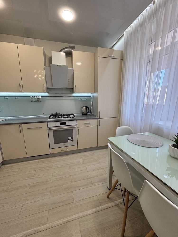 Продаж 1-кімнатної квартири 39 м², Боголюбова вул.