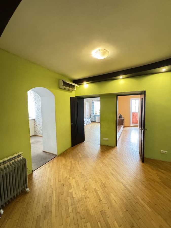 Продаж 2-кімнатної квартири 85 м², Незалежності бул., 17