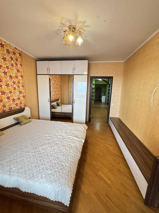 Продаж 2-кімнатної квартири 85 м², Незалежності бул., 17