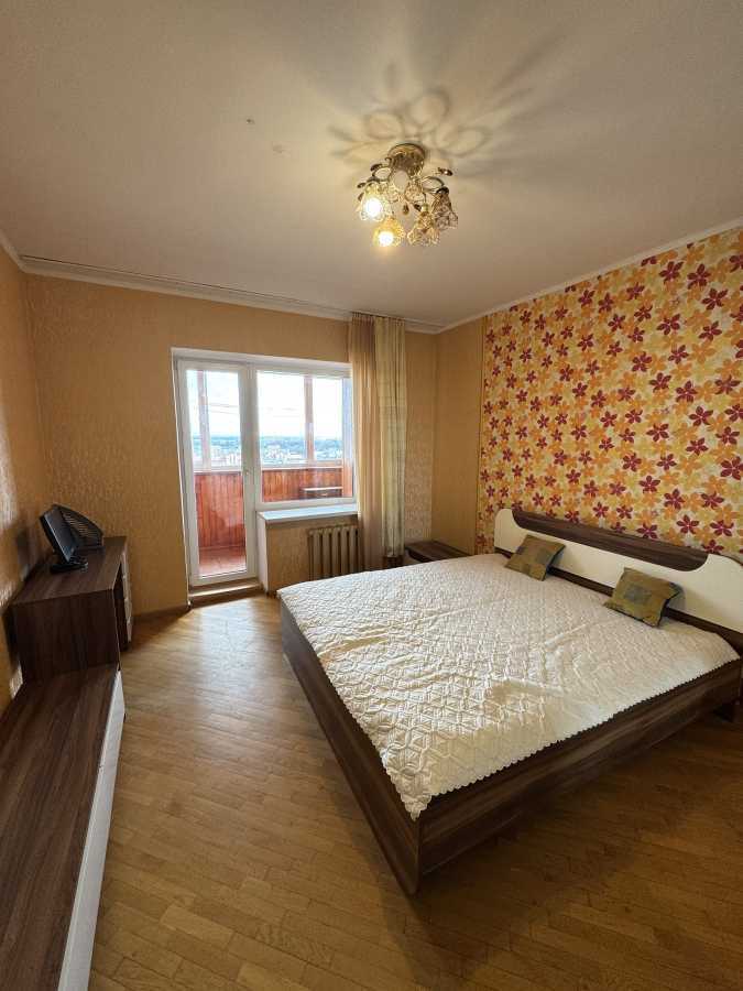 Продаж 2-кімнатної квартири 85 м², Незалежності бул., 17