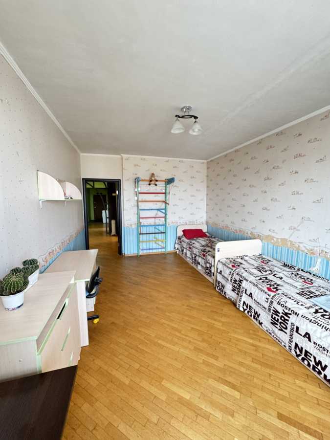 Продаж 2-кімнатної квартири 85 м², Незалежності бул., 17