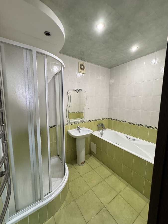 Продаж 2-кімнатної квартири 85 м², Незалежності бул., 17