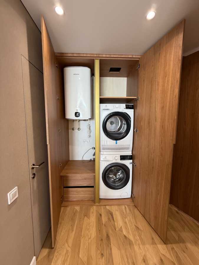 Продаж 1-кімнатної квартири 52 м², Михайла Максимовича вул., 32а