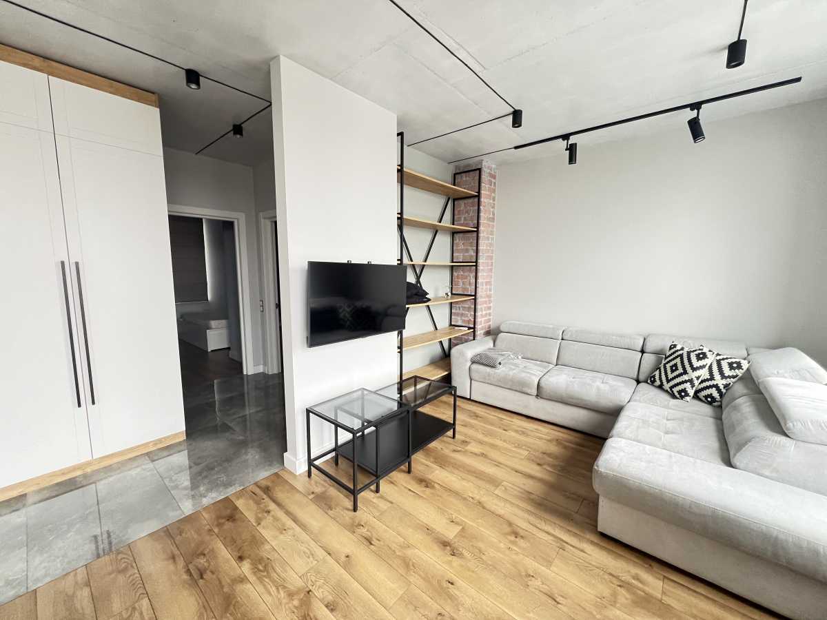 Аренда 1-комнатной квартиры 56 м², Салютная ул., 2