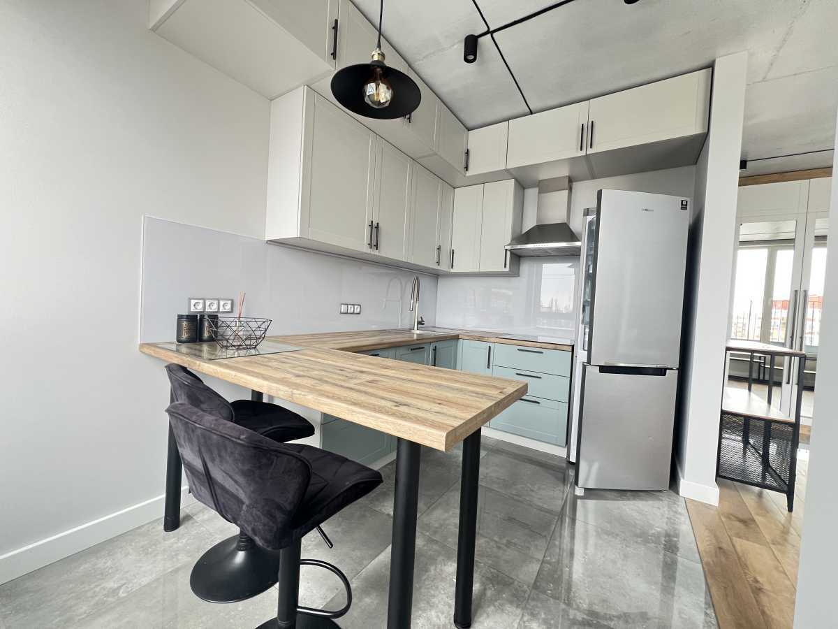 Аренда 1-комнатной квартиры 56 м², Салютная ул., 2