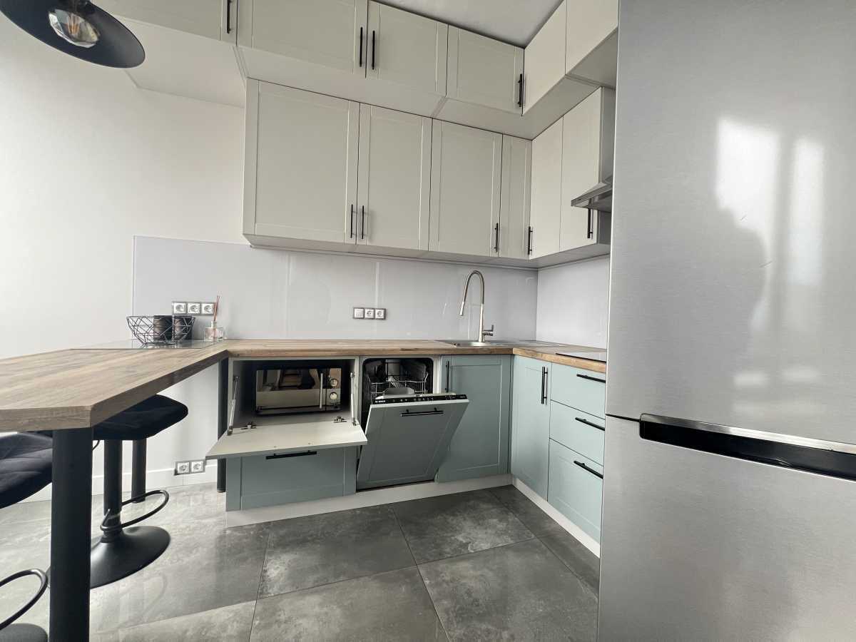 Аренда 1-комнатной квартиры 56 м², Салютная ул., 2