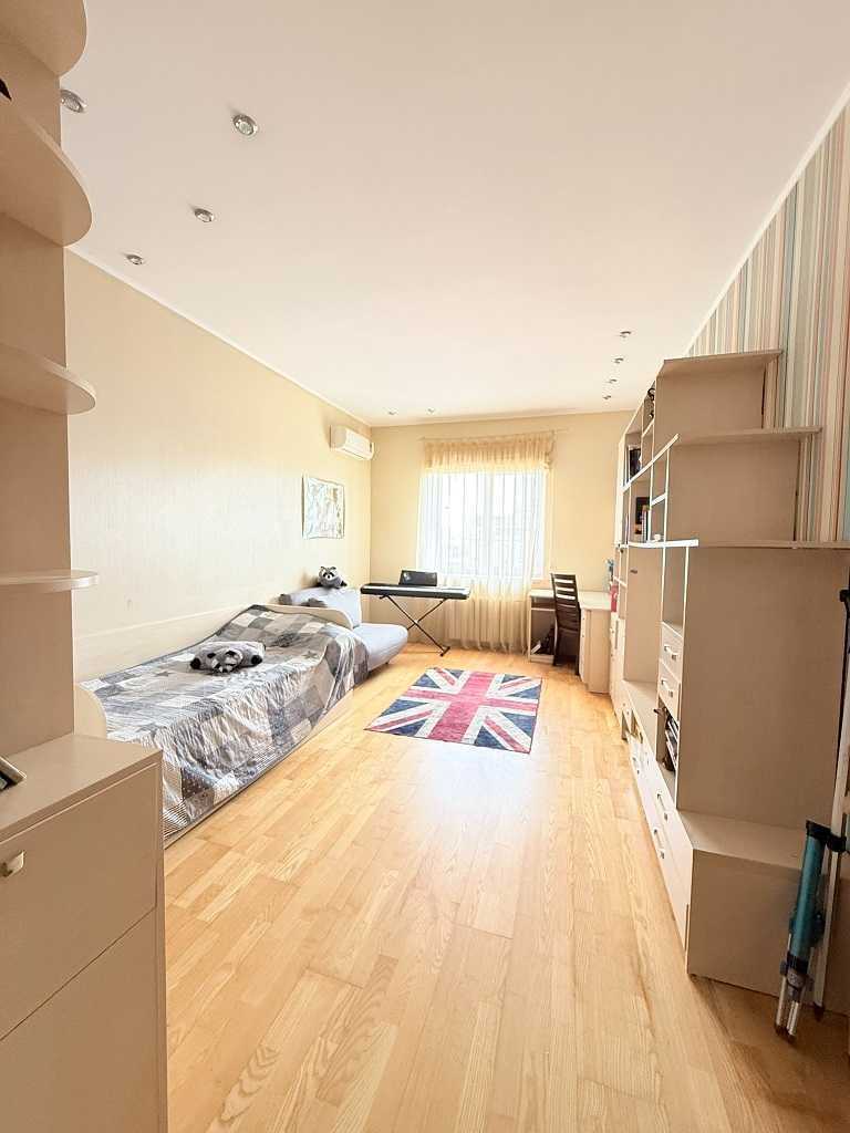 Оренда 3-кімнатної квартири 125 м², В'ячеслава Чорновола вул., 25